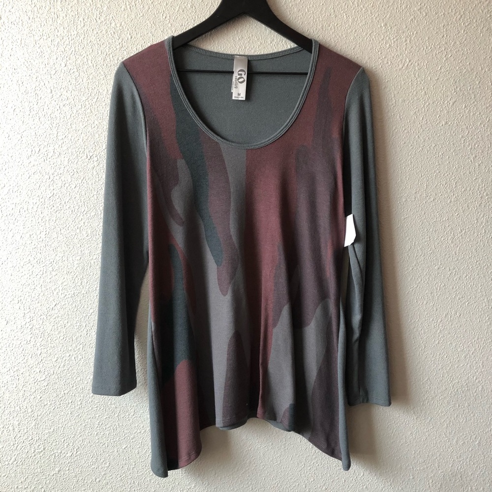 NEW Go Couture Scoop Neck Camo Print Top Medium Super Soft Cozy Lightweight